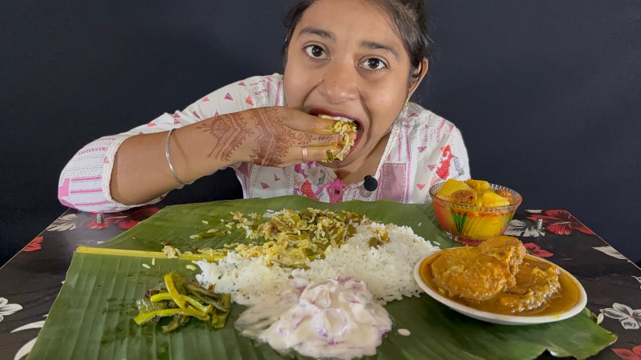 Eating,Rice,MacherTelDiaBegunPiyajErKaliBhaja,SimBhaja,OllKofiBodirJhol FishCurry And Salad🤤