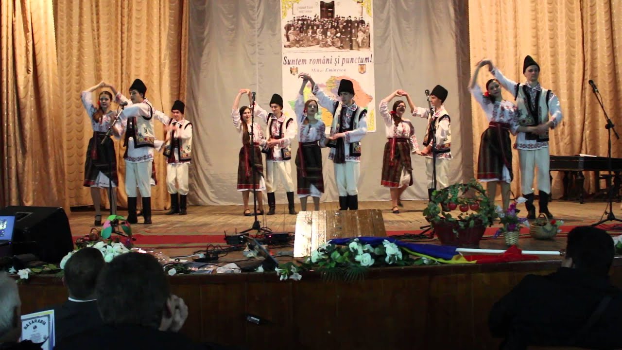 Cl.9 A L.T."M.Eminescu" Dans Popular Moldovenesc