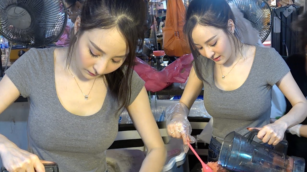 HOTTEST STREET FOOD VENDOR EVER