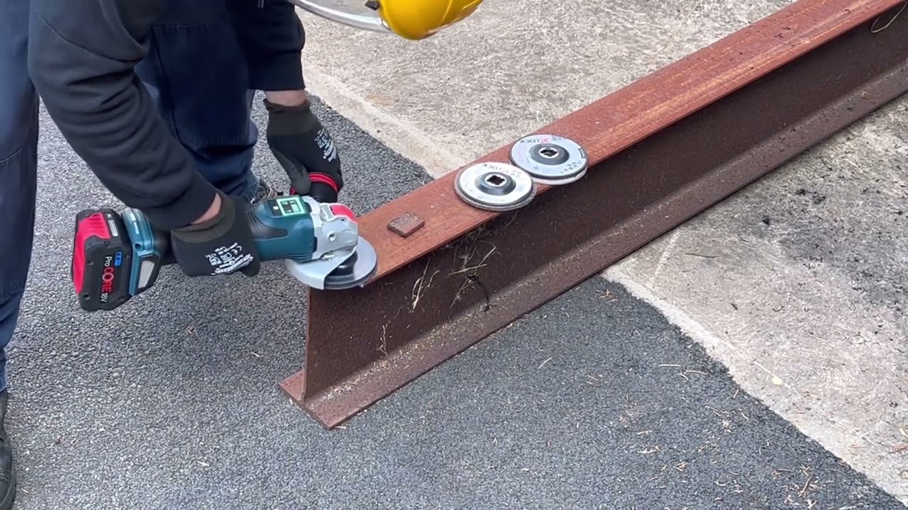 Testing the new Bosch GWS 18V-15 PSC cordless angle grinder with X-lock and variable speed.