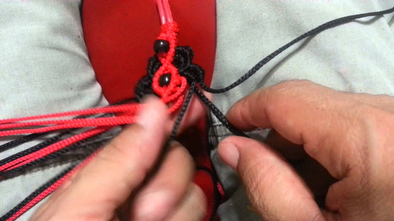 Video 2 Modelo  rojo en macrame
