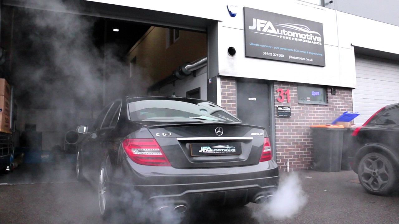 **Super LOUD** Mercedes C63 AMG Milltek Secondary cat delete