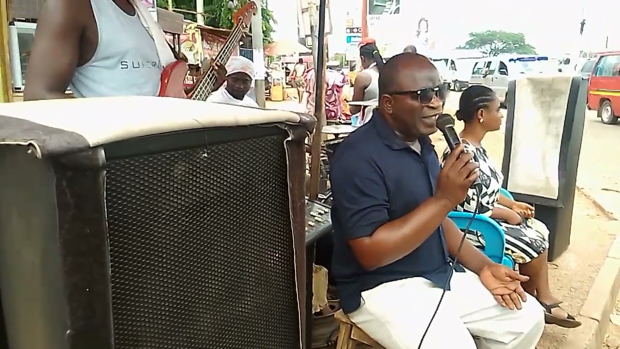 Righteous blind band Perform back to my root, crazy world, don't cry, I'm aslave by lucky dube