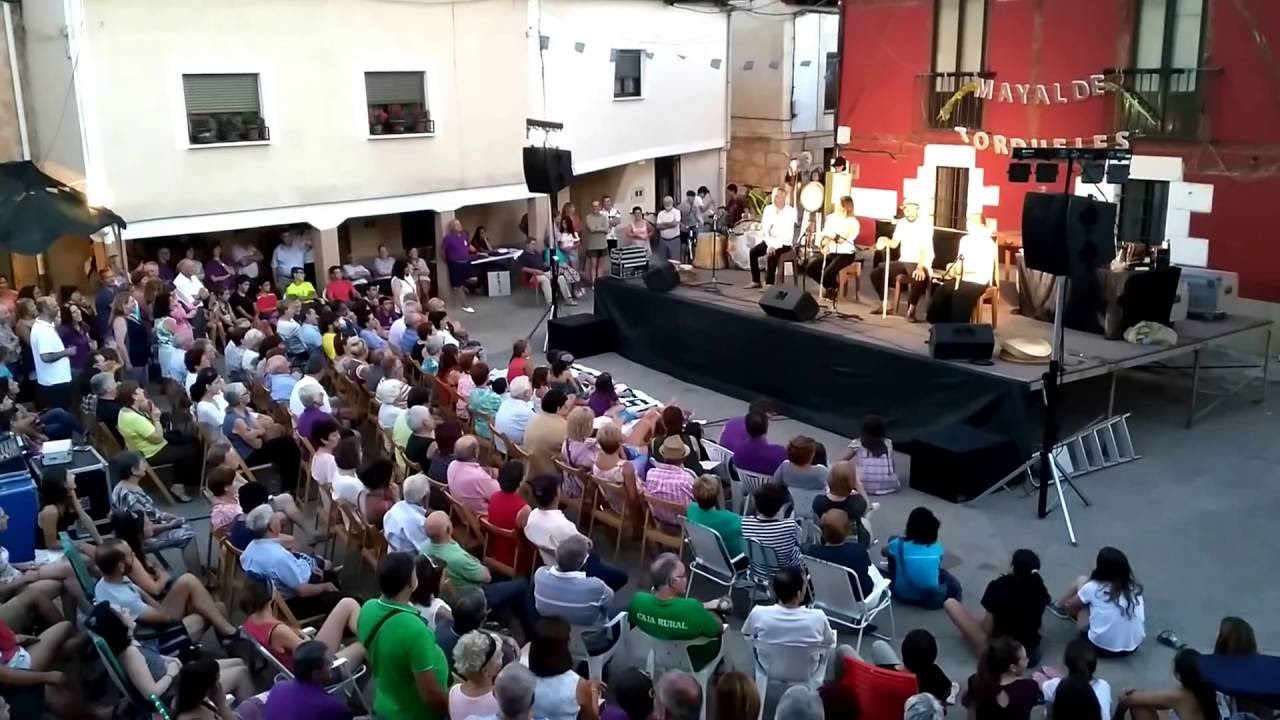 Tordueles, Mayalde en la plaza del pueblo, Agosto 2016