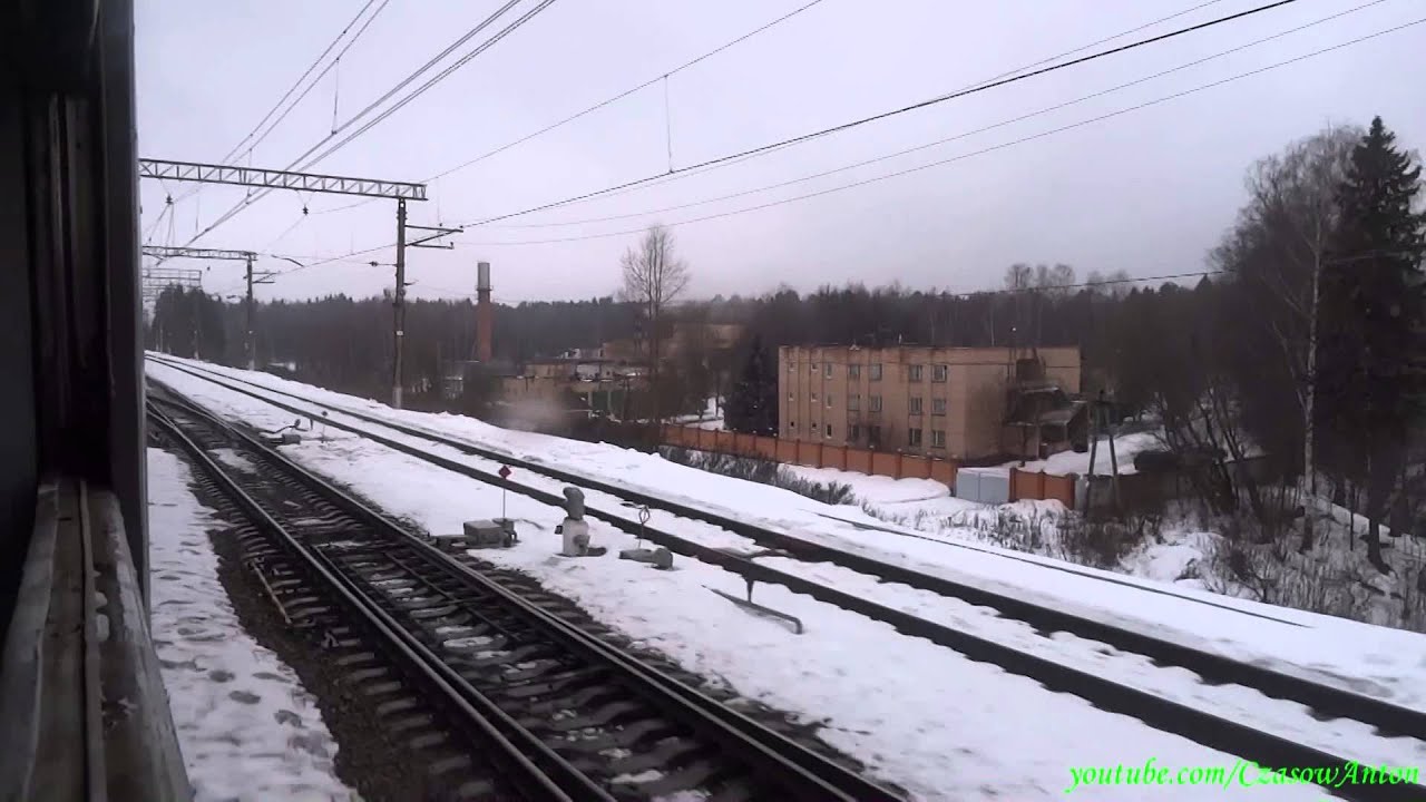 Jak się wsiada do pociągu podmiejskiego w Rosji / Посадка в электричку в России