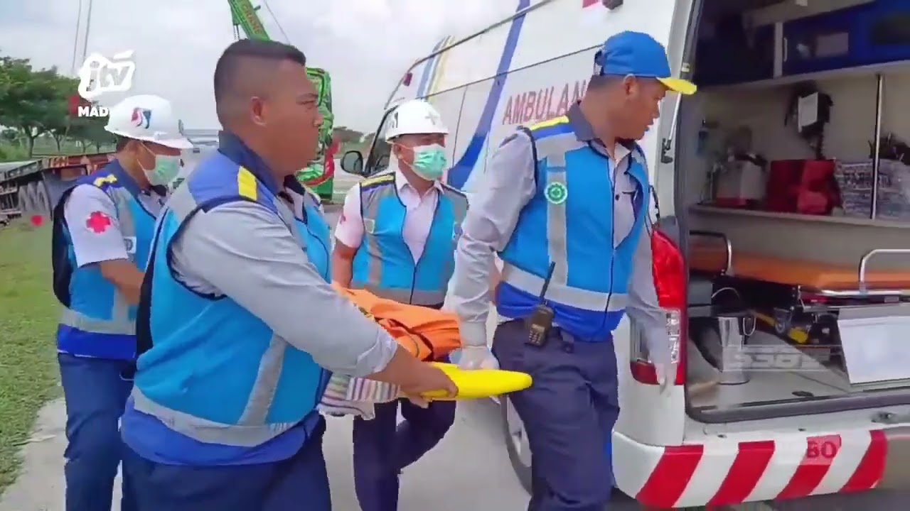 NGAWI - Korban T3was Kecelakaan Bus Restu Dan Truk Trailer Di Tol Ngawi Jadi 2 Orang