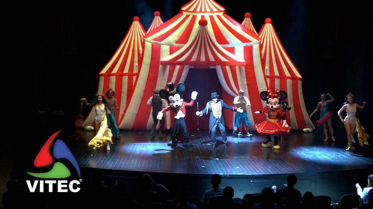 Circo Mágico de Natal encanta crianças e adultos na cidade Património Mundial