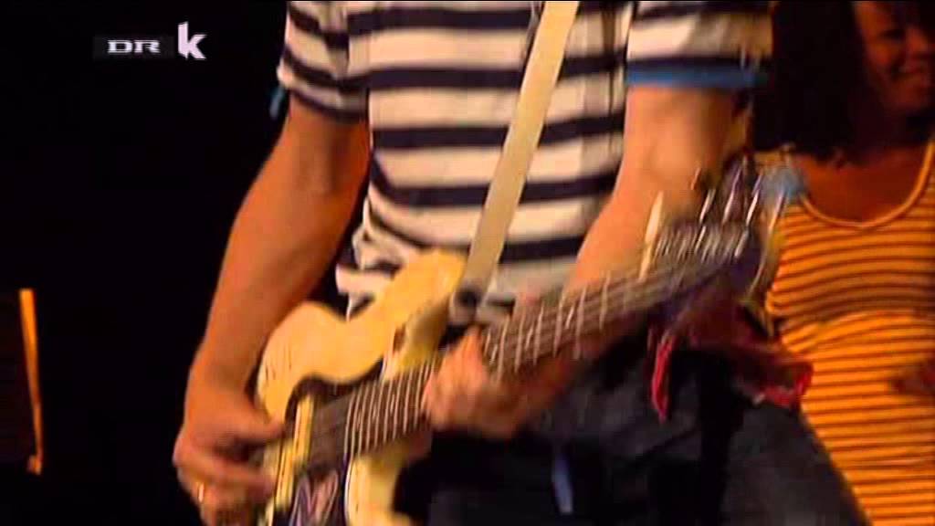 Gorillaz - White Flag -  Live @ Roskilde festival 2010
