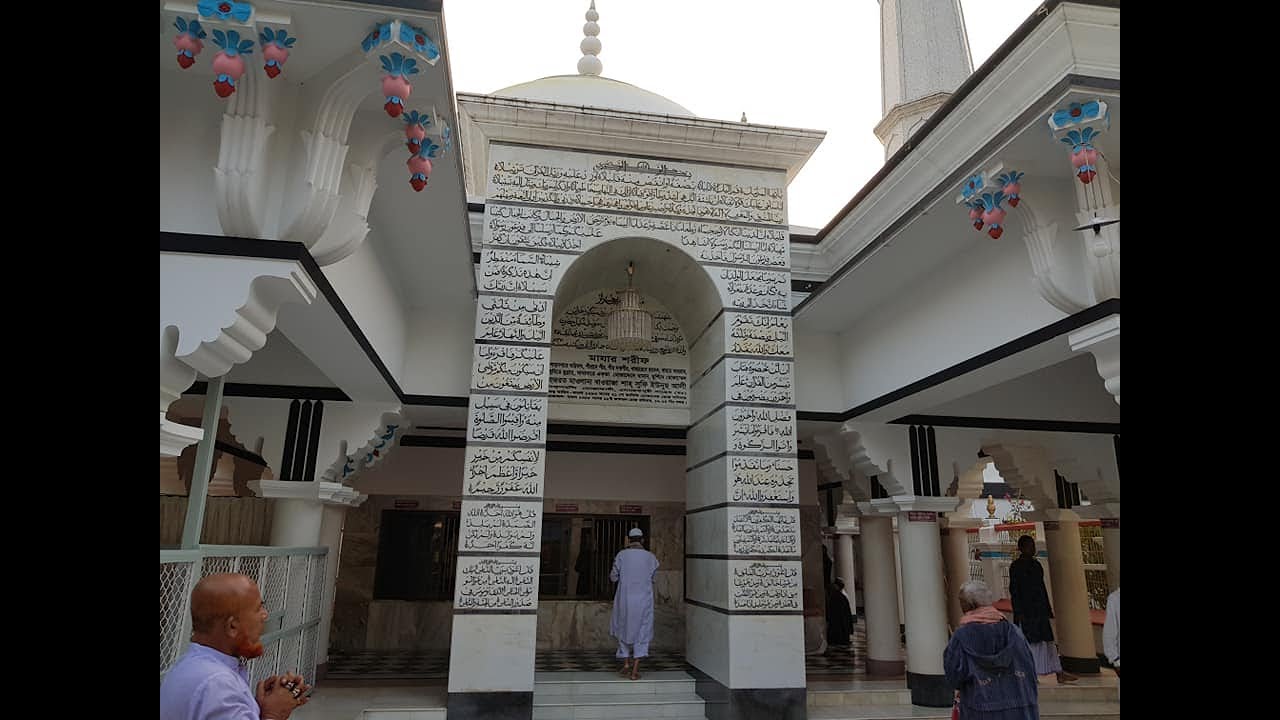 বাবা প্রেমও শিখাইয়া গেলাগো চলিয়া...খাজা বাবা এনায়েতপুরী (রহঃ)এর শানে গজল,
