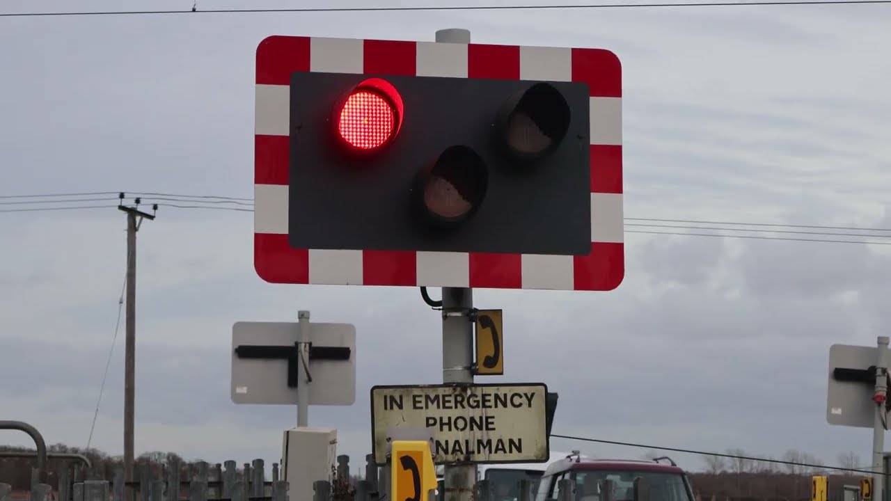 Level Crossing - Unnamed road, Conington (6 trains in 1)