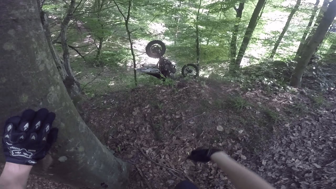 | Mrf spadł z 5 metrów, upalanie z ekipą, podjazdy (mrf, rfz, honda, xmotos, husqvarna) |