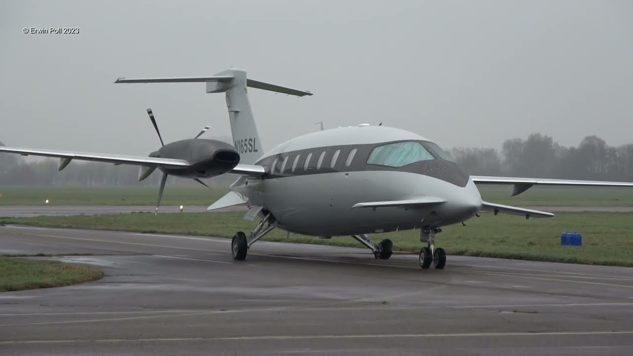 Piaggio P-180 Avanti II N165SL Flat Tyre During Landing Teuge Airport 20 Maart 2023