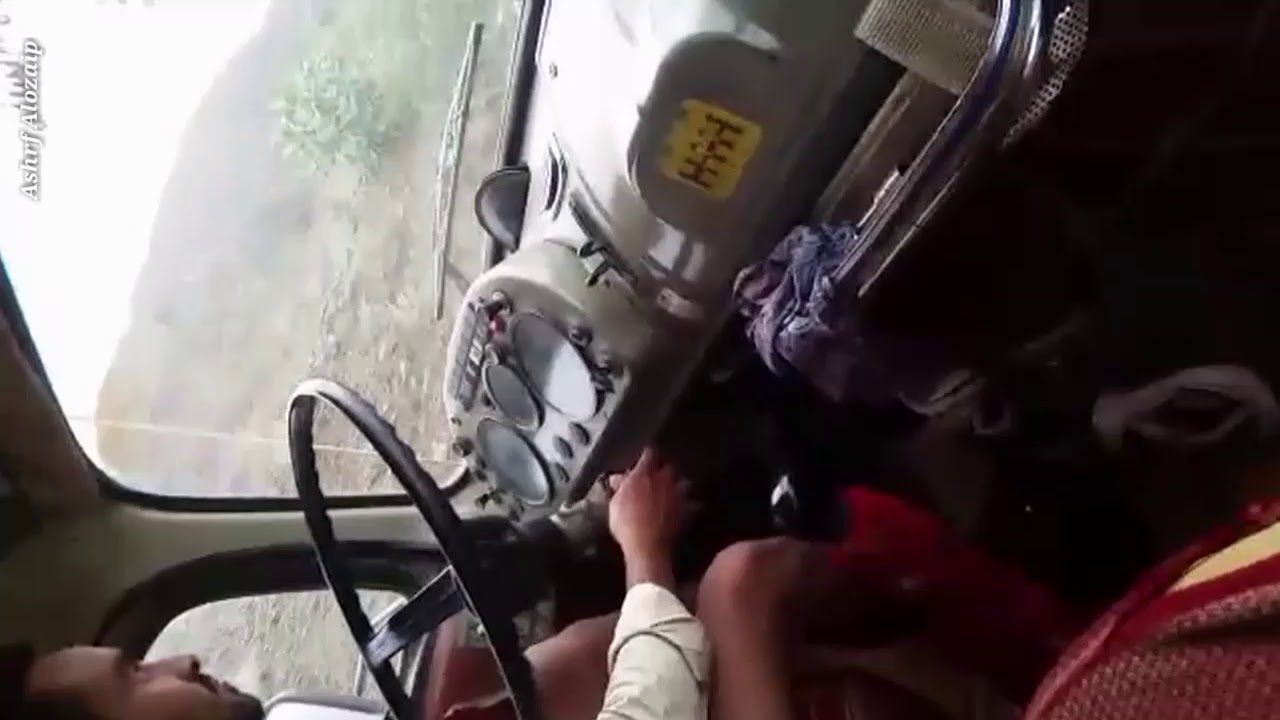 عزف بوري جميل معجر  الله عليك يا جميل/ هل تعتبر نفسك سائقا؟ شاهد  يماني يعزف بوري ويسوق باحتراف