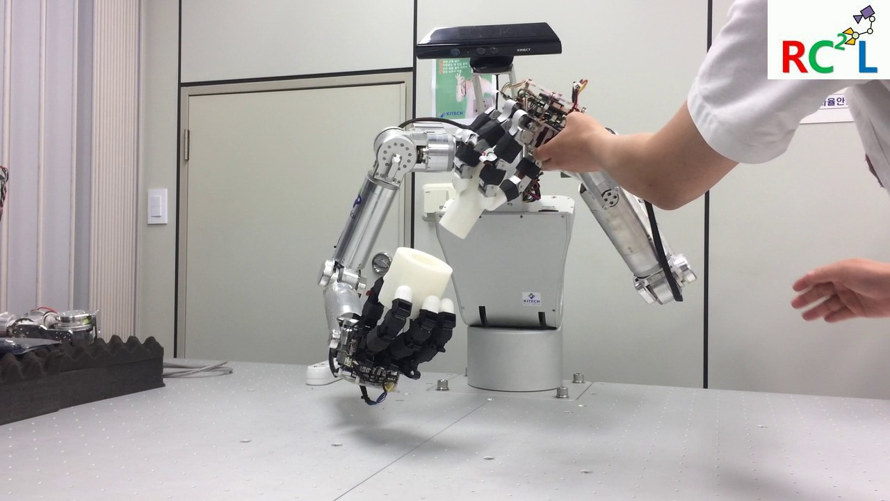 KITECH Dual Arm Robot: disturb the robot!