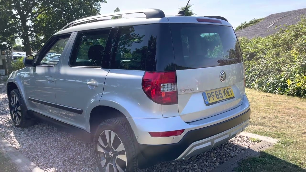 2015/65 Silver Skoda Yeti 2.0 TDi Outdoor DSG 4x4 Laurin & Klement 2 owners Skoda History Huge Spec