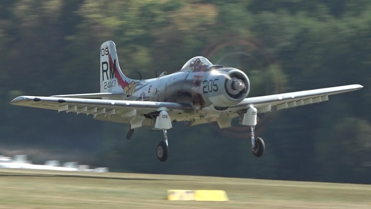 Douglas AD-4N Skyraider | HEAVY METAL THUNDER + wing fold mechanism closeup