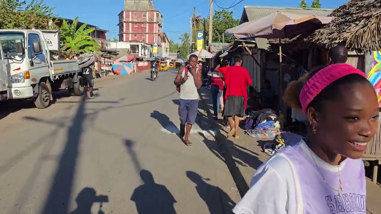 Madagaskar okolice hotelu Royal Beach w miejscowości Ambatoloaka