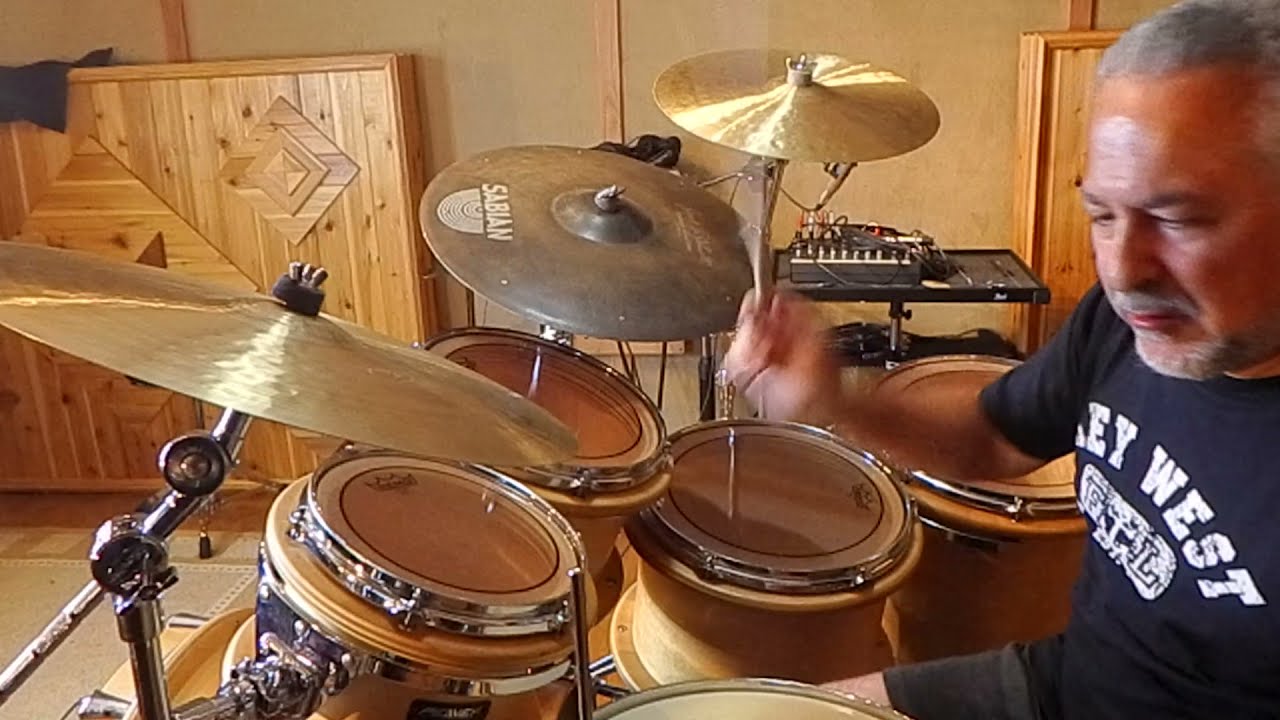 A Unique Drum Set -The Peavey Radial 1000
