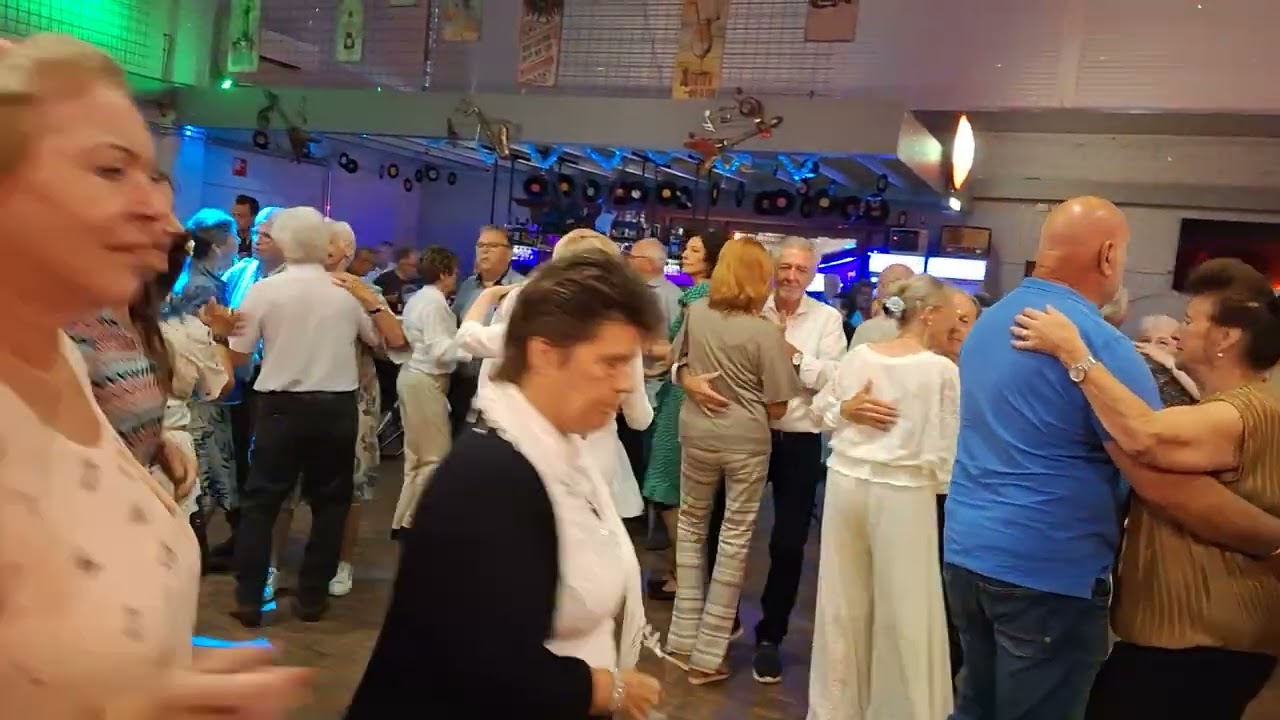 THE ROCKING DRIFTERS. Trefpunt Eindhoven 8-9-2024 🎼  Let ś Chase Each Other Around The Room 🎼