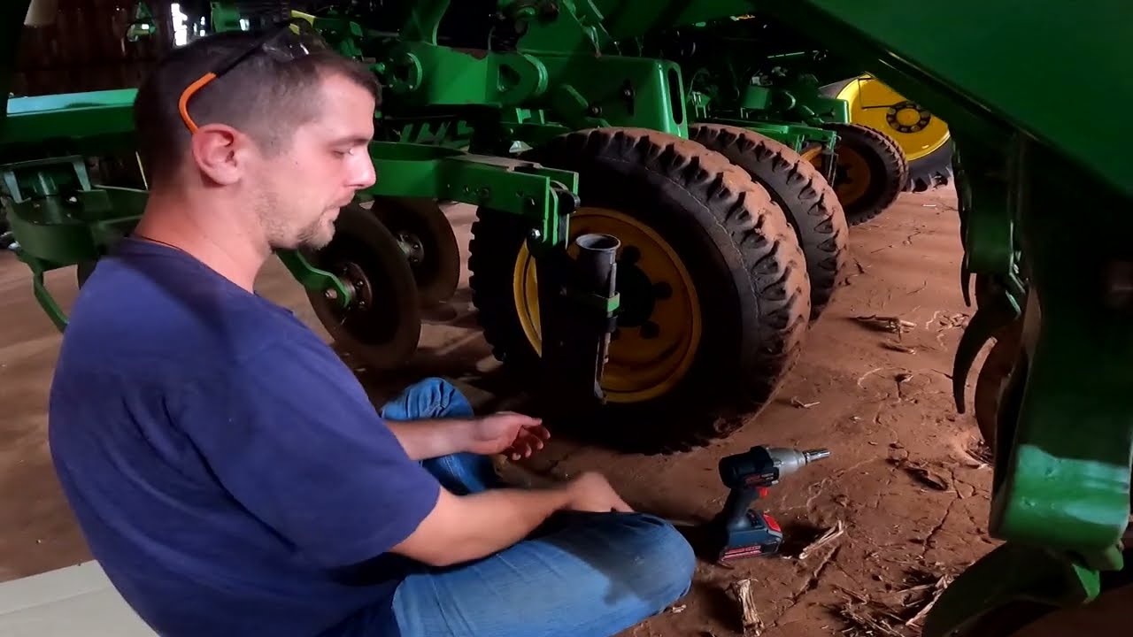 PLANTADEIRA JOHN DEERE 1111 - REVISÃO, MUDANÇA DE DISCOS DE SEMENTE E AJUSTES!