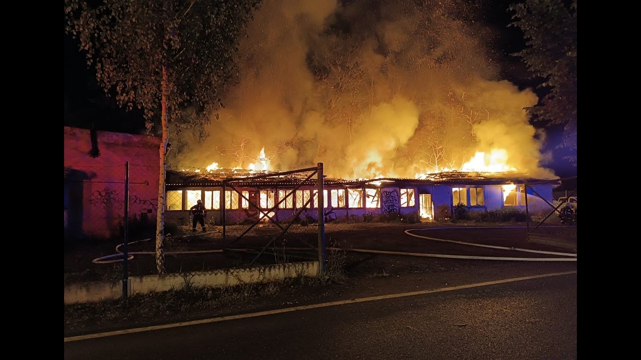 Požár přízemní budovy v Truhlářské ul. v Plzni