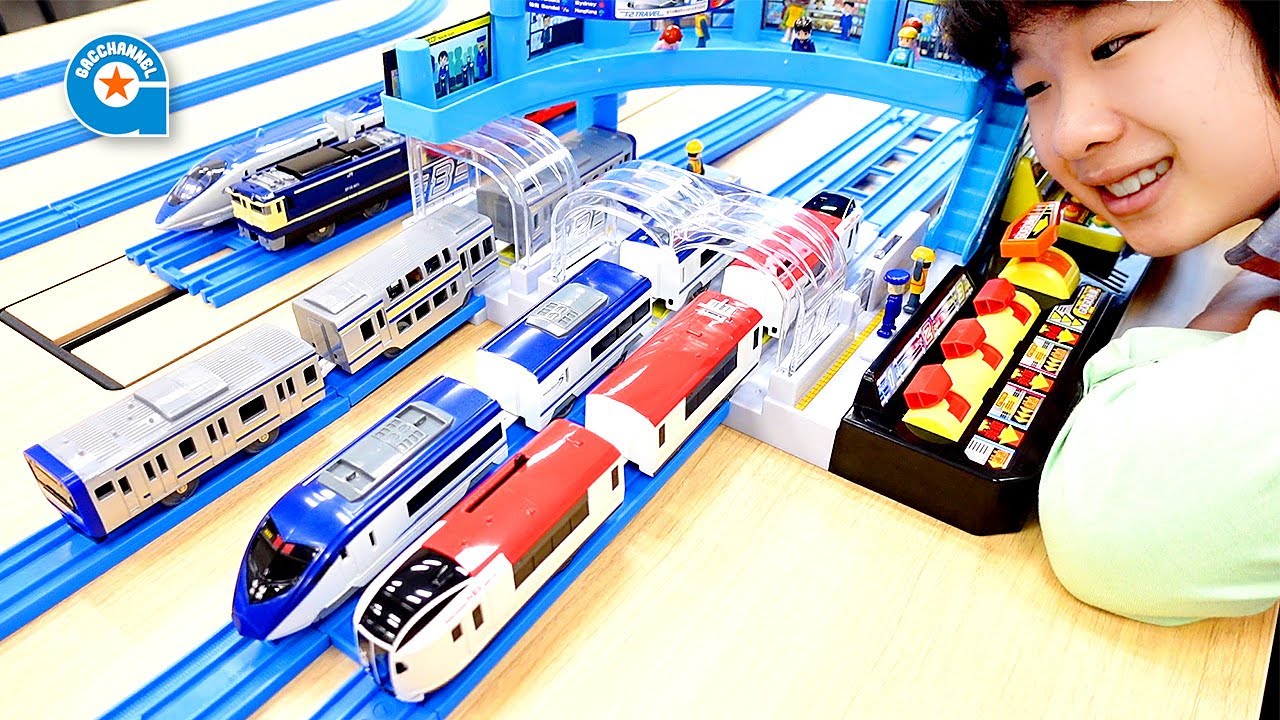 鉄おも ！編集部 でプラレール ピカッとシグナル!GOGO発車ステーション で遊びました【がっちゃん】