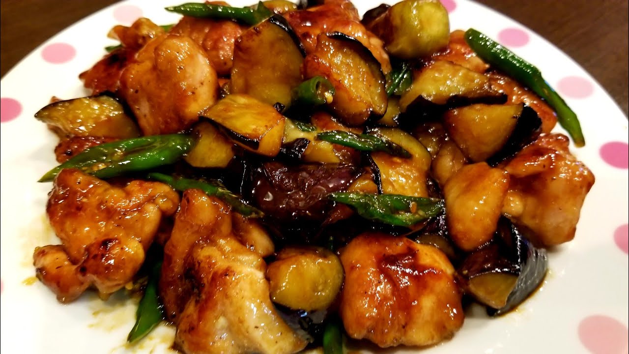 爽やかな辛さがたまんない！鶏肉と茄子の青唐辛子炒めの作り方！