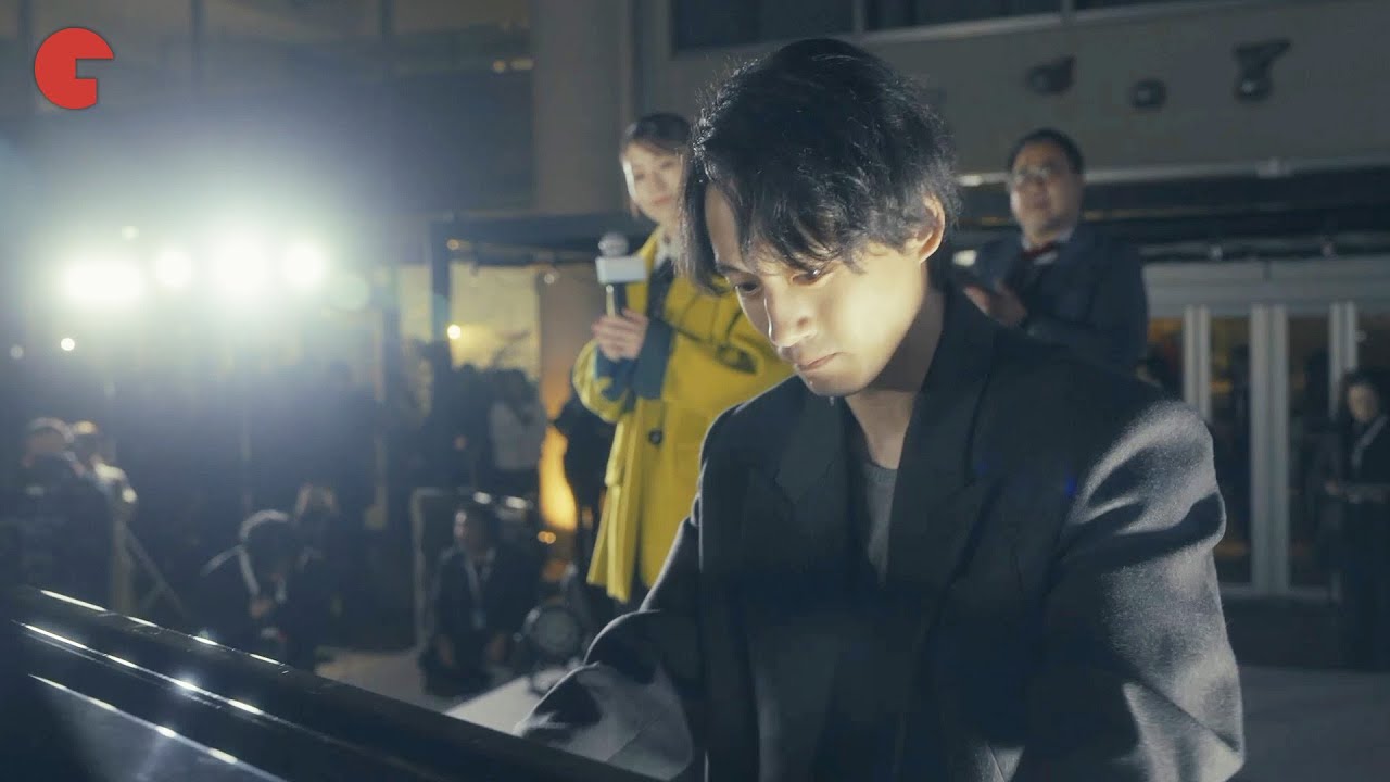 坂口健太郎、ピアノ生演奏！美しい音色に観客が感動  Netflixシリーズ「さよならのつづき」 レッドカーペットSPイベント in 小樽