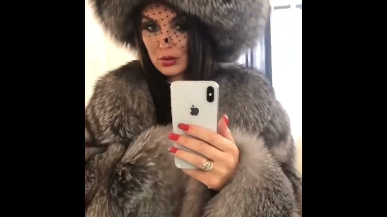 When Women Love Fur Coats