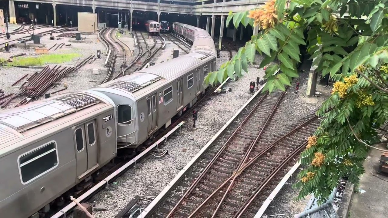 R179 enters Pitkin Yard