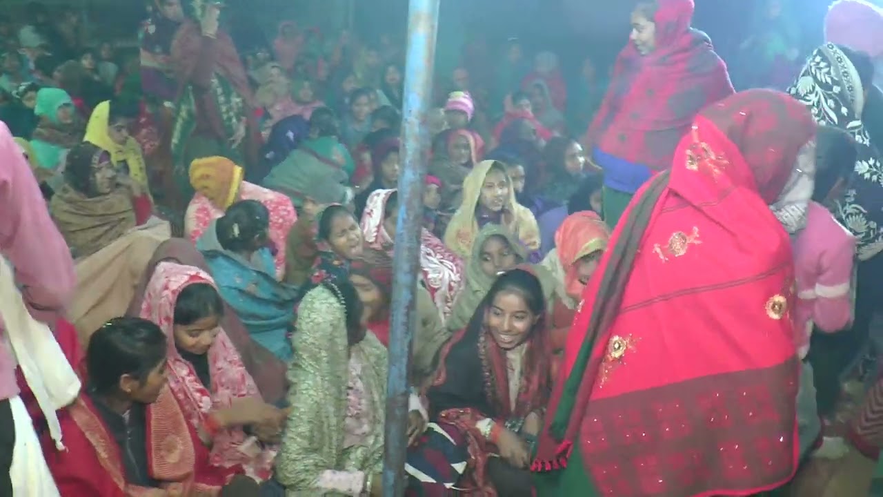 गोवर्धन पूजा कर रहे थे भागवत कथा में यह क्या हुआ
