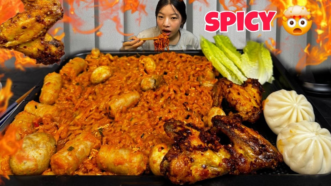 SPICY CHICKEN WINGS, NOODLES AND BIG MOMO WITH SAUSAGES AND MUSHROOMS 🥵😋#yanieats #mukbang 