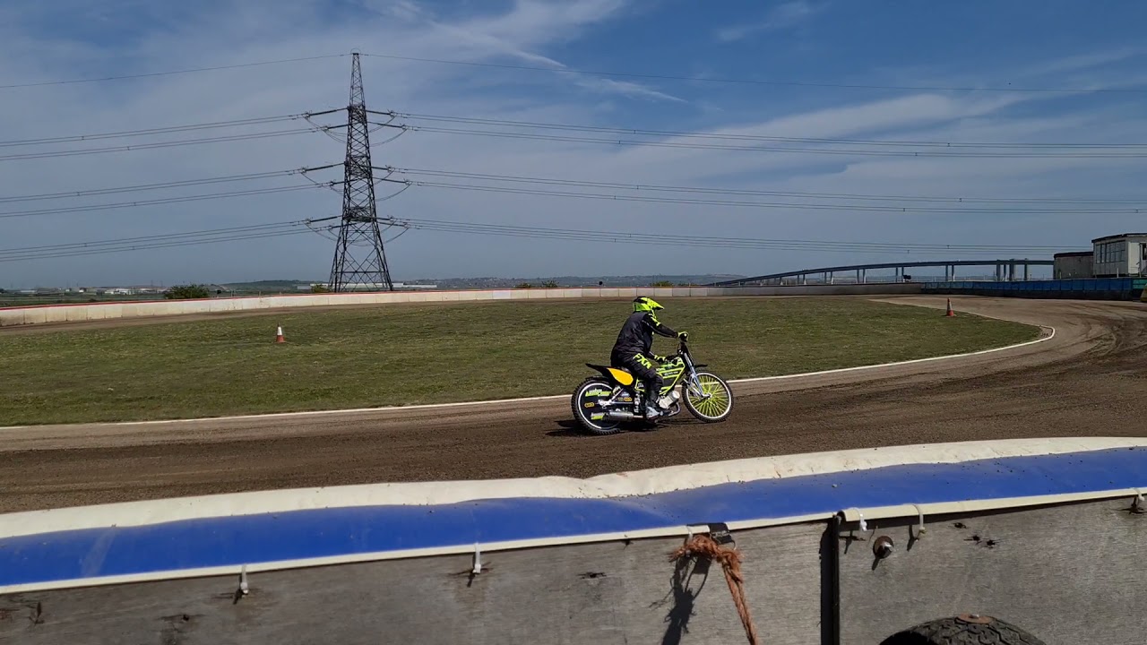 First ride on my 250 grasstrack bike at iwade speedway track