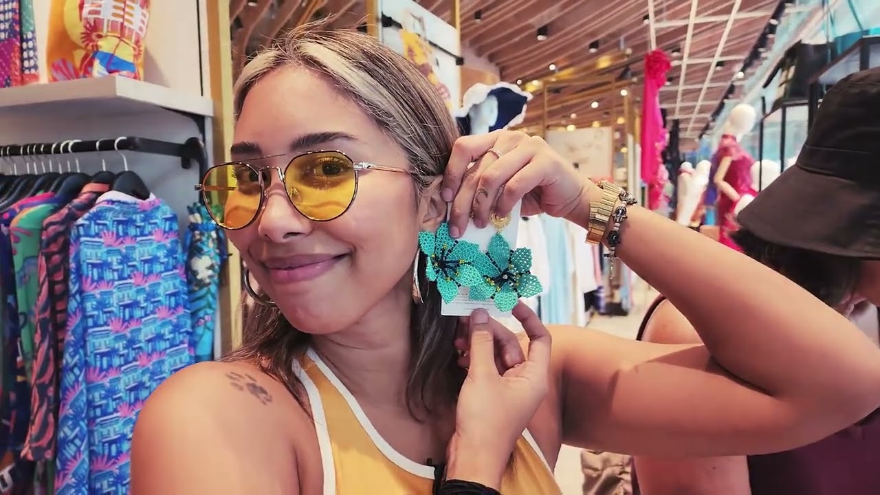 UNBOXING SINGAPORE: The Ultimate Souvenir Guide! | Singapore VLOG Episode 3 | Inka Magnaye