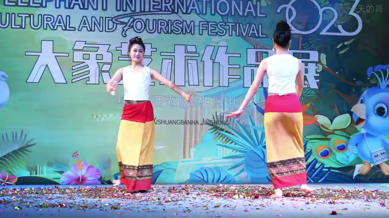 傣族美女的舞蹈慢优雅