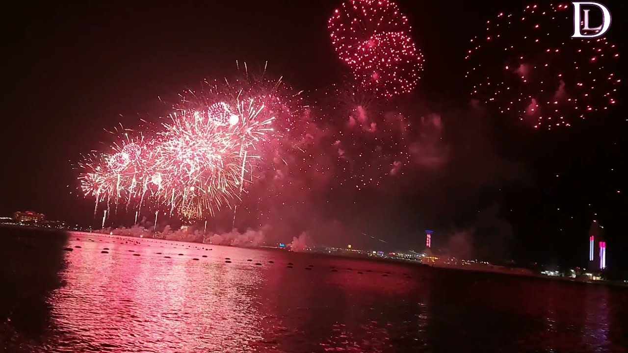 HAPPY NEW YEAR🎈2022 Celebration Corniche Beach #United Arab Emirates. Abu Dhabi,Dubai, Sharjah#2022