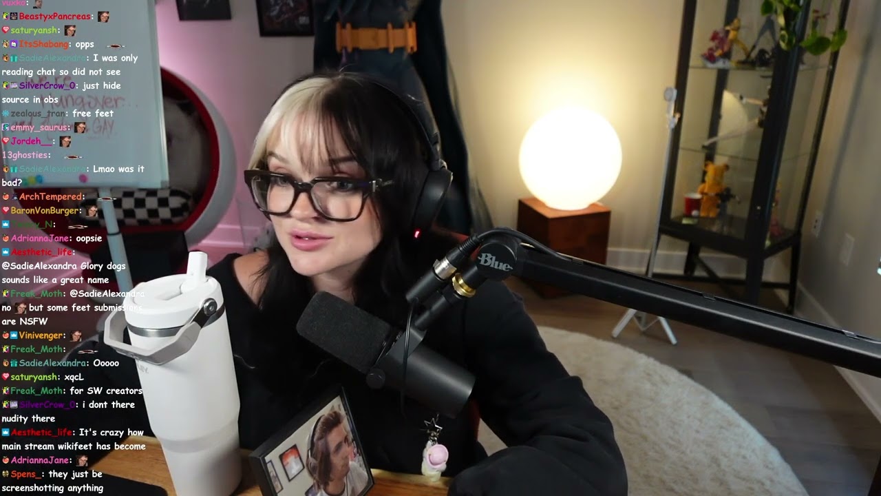 PeachJars Reads the Comments on Her Foot Video