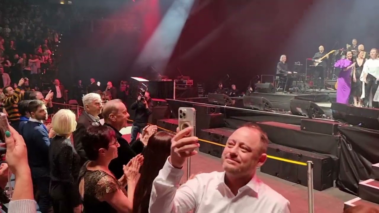 Grand Finale - Jinak to nejde [Live @ Pocta Hany Zagorové | Prague]