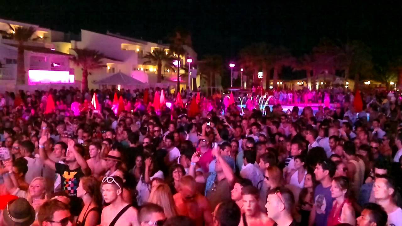 LUCIANO AT USHUAIA BEACH CLUB IBIZA
