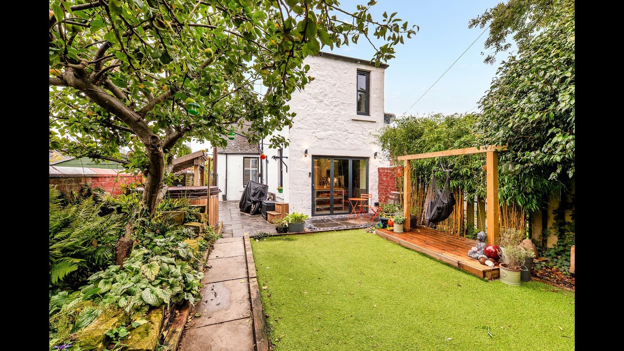 Beautifully Presented Traditional Home in Falkirk Town Centre.
