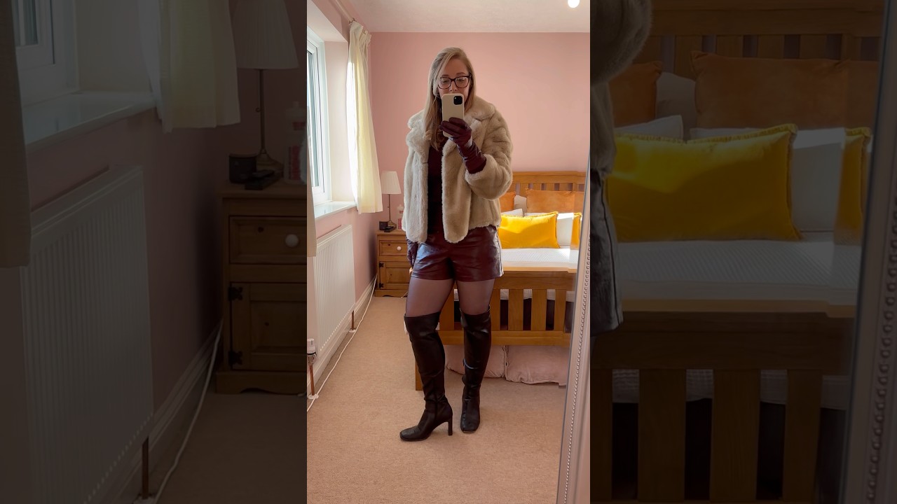Thigh High Boots Outfit, Leather Shorts, Leather Gloves,Fur Coat #longboots #thighhighboots #ootd