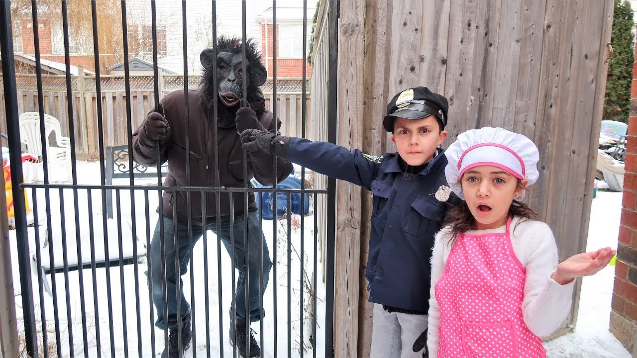 Kids Pretend Play Police w/ monkey