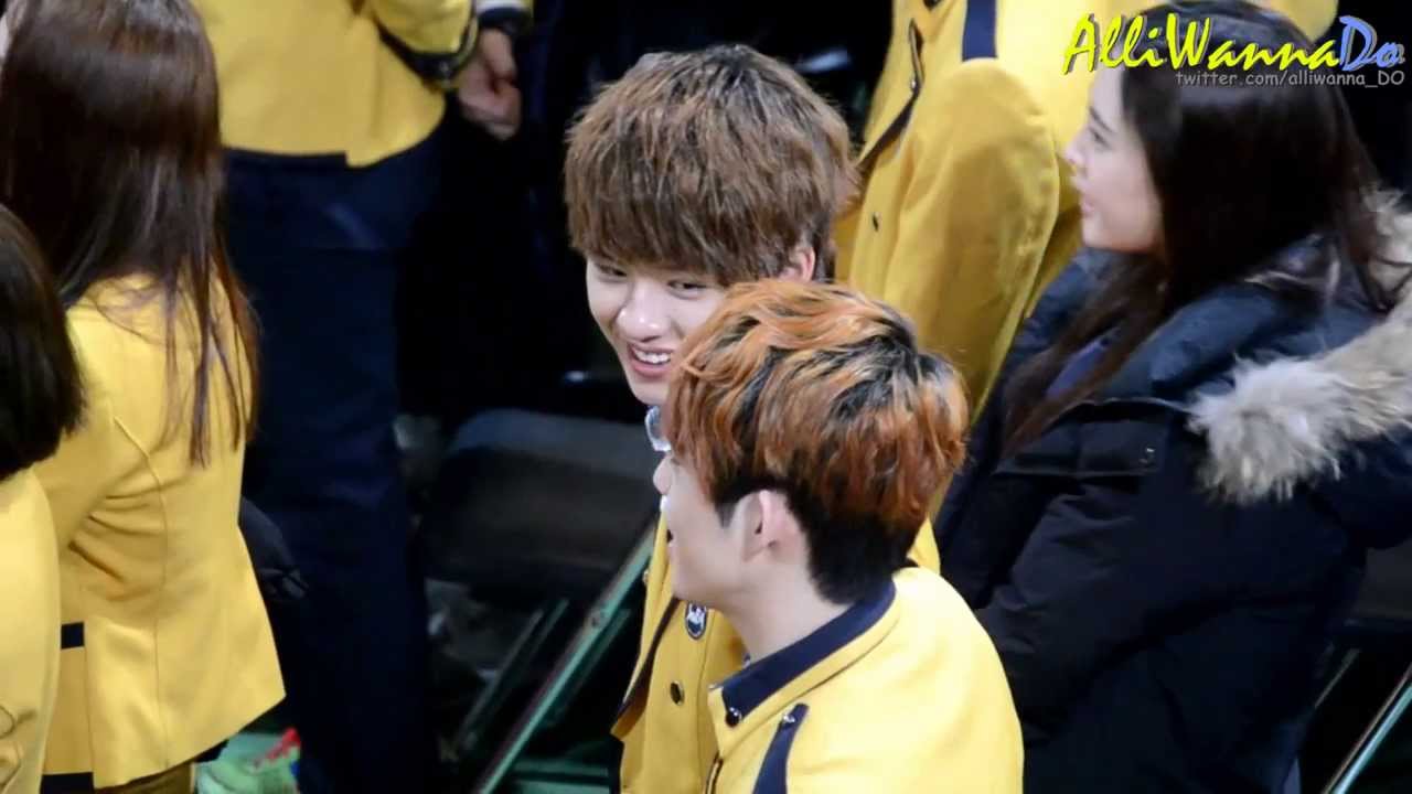 [FANCAM] 140213 도윤 승철 서울공연예술고등학교 졸업식 (doyoon & seungcheol)