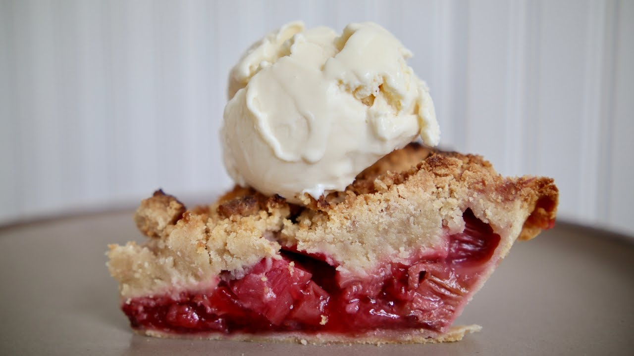 Homemade Strawberry Rhubarb Pie with a Double Crumb Topping Recipe