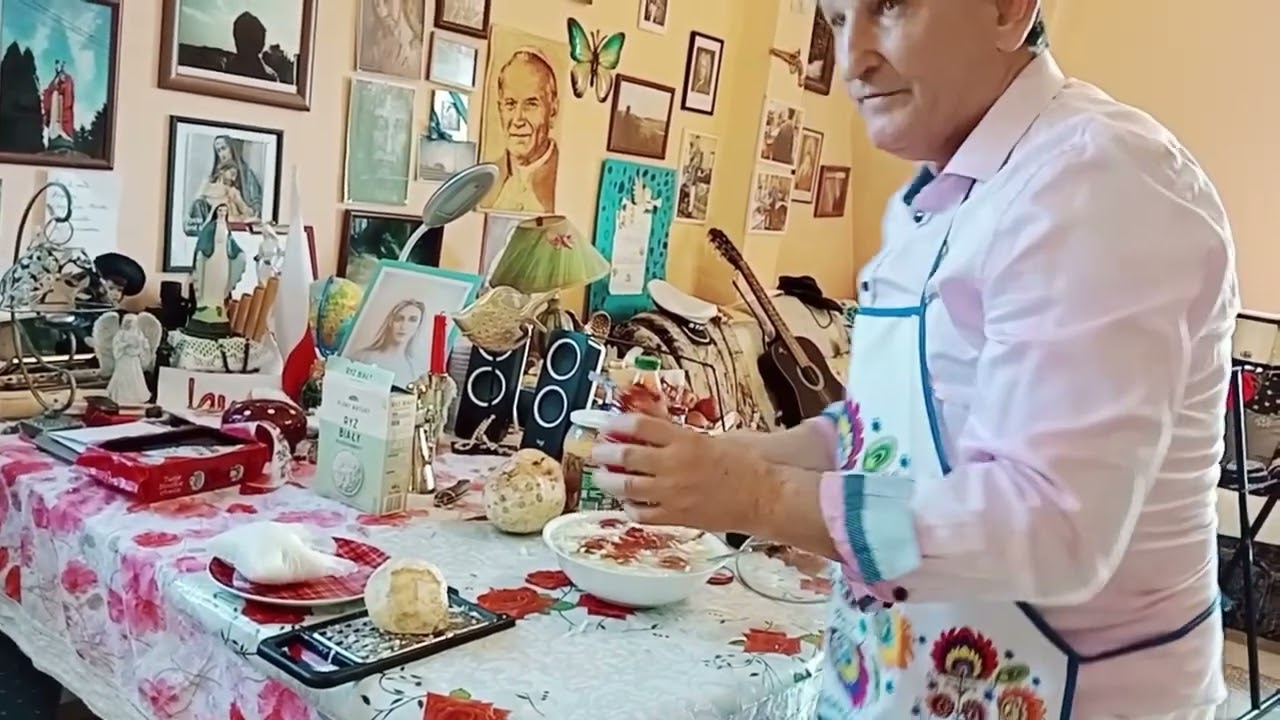 Zupa pomidorowa z selerem , cebulą i ryżem - STAŃiSŁAW WIERZCHOWSKI .