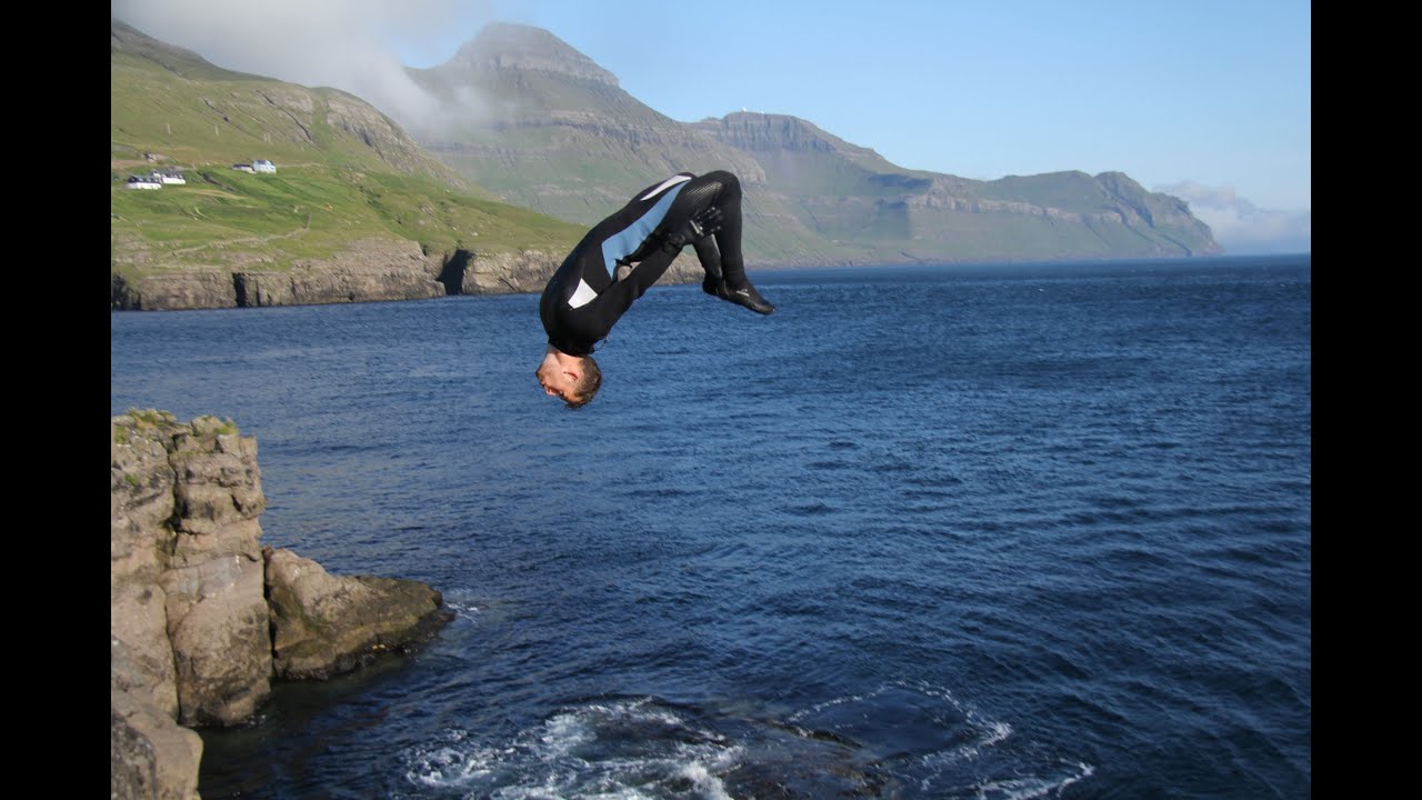 Cliff jumping - Faroe Islands: Leynar