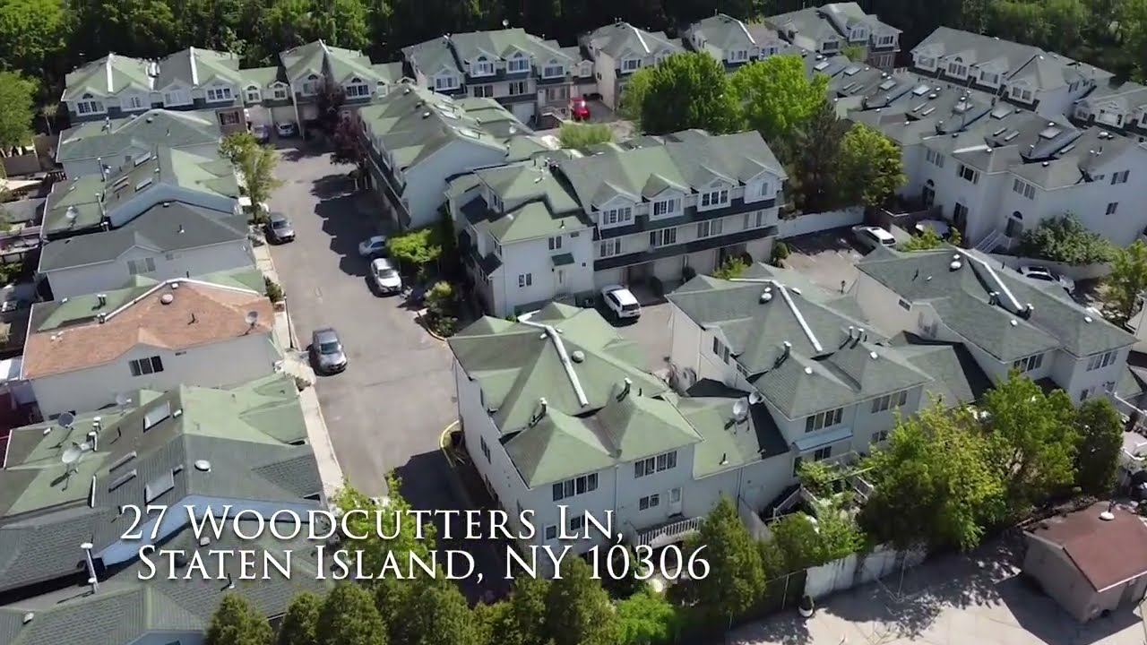 27 Woodcutters Ln, Staten Island, NY 10306