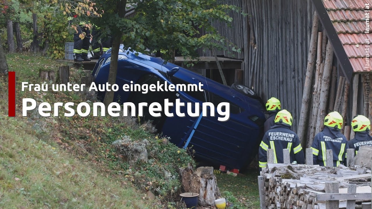 Personenrettung: Frau in Eschenau im Hausruckkreis unter abgestürztem Auto eingeklemmt
