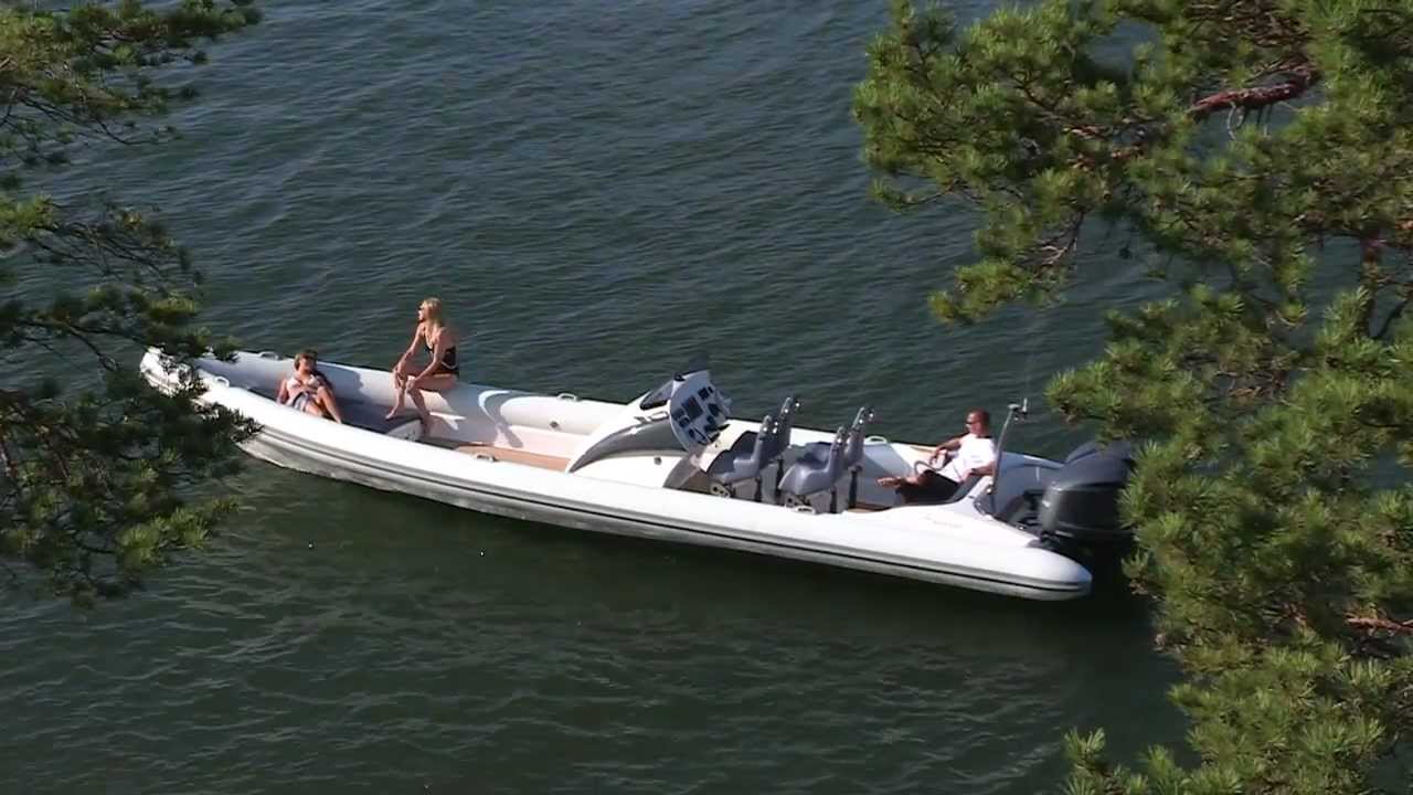 Scorpion Serket 98 powered by Yamaha twin F300