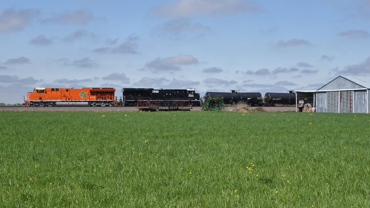 Chasing a CN Heritage Unit Duo
